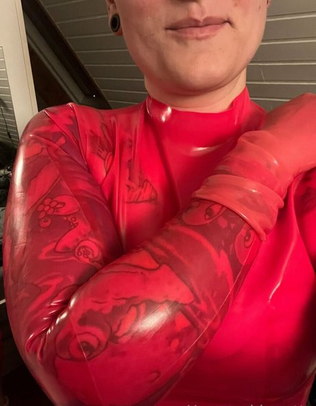 プリティオンリーファンズ ポルノ ギャラリー