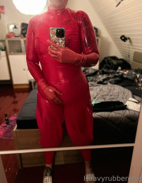 巨乳の熟女オンリーファンズ セクシー ギャラリー