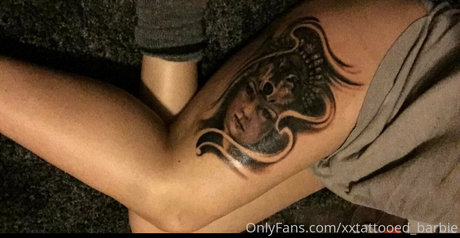 xxtattooed barbie 美しいモデル ギャラリー