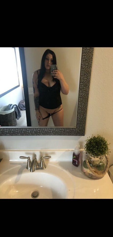 ゲイランジェリーOnlyFans セクシーヌード 写真