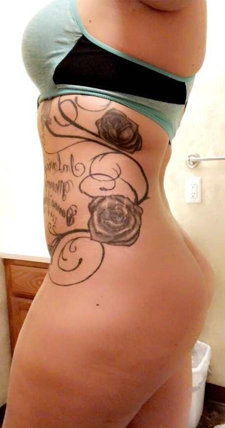 xxtattooed barbie エロティック女優 写真