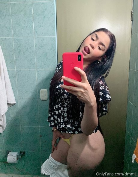 日本の女子高生OnlyFans エロチック 写真