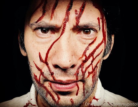 50歳以上のオンリーファンズ アートヌード 画像