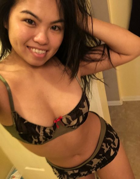 アジア人 ノーPPV オンリーファンズ ホットセックス 写真