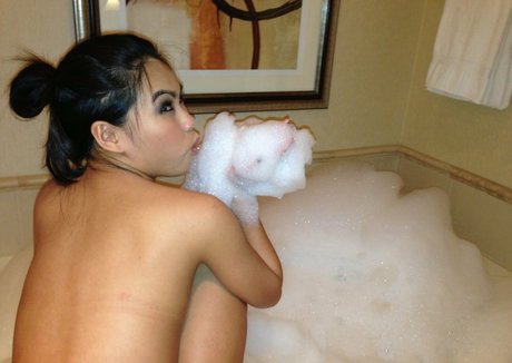 お金 オンリーファンズ ホット裸 写真