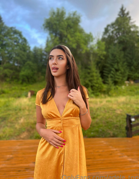 adele top ホットなモデル 写真