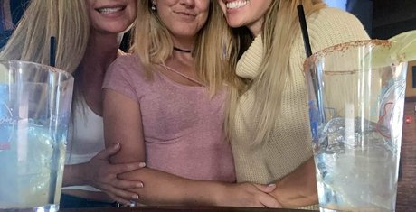 小人の裸OnlyFans ポルノグラフィック 写真