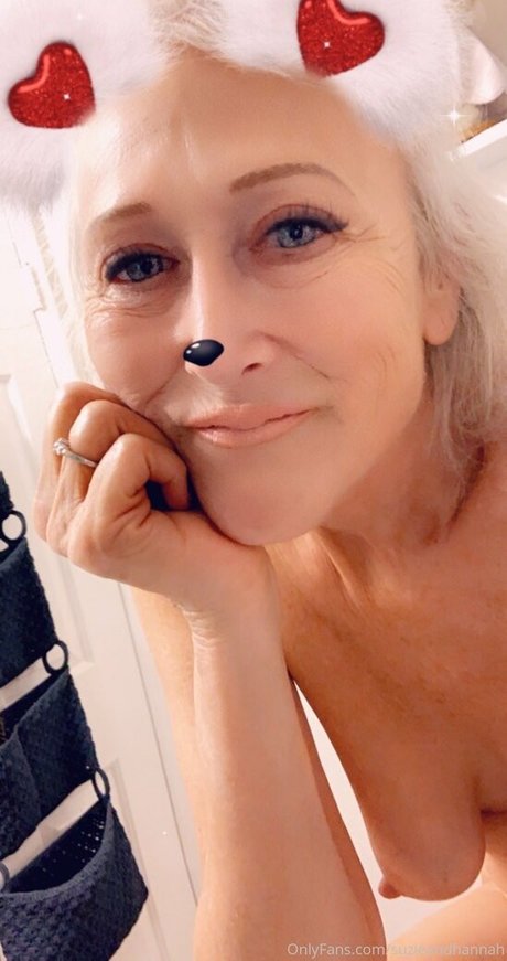 年配の熟女オンリーファンズ ポルノ アーカイブ