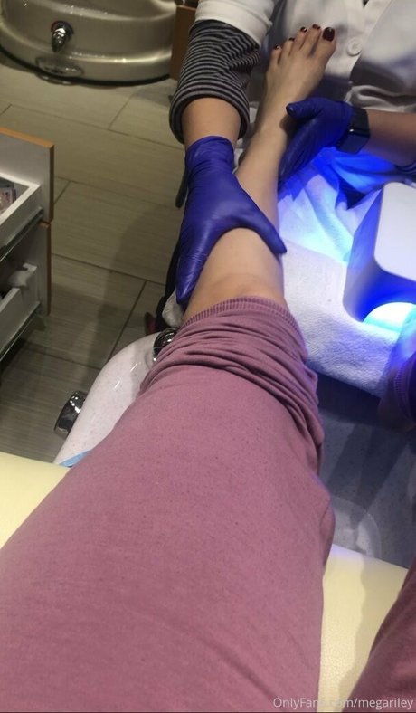 ポーグエボニーオンリーファンズ xxx 写真