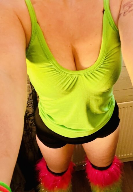 痩せた黒人ティーンのOnlyFans エロ 写真