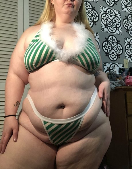 chubbyhannah 美しいモデル 画像