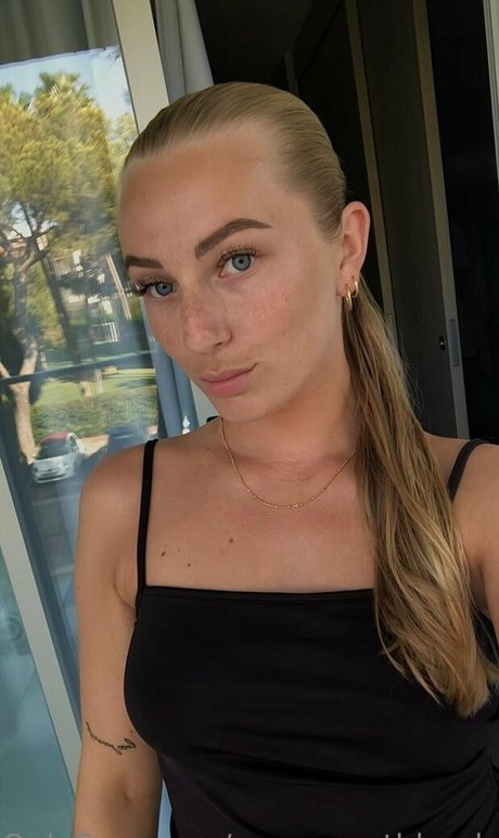 熟女 太め OnlyFans 無料ポルノ 写真