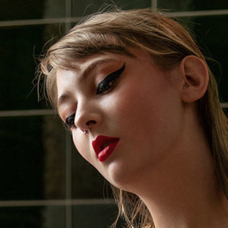 Amber Farndon ポルノモデル 写真