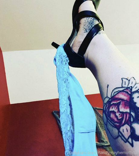 mandymayhemofficial エロティックなモデル 写真