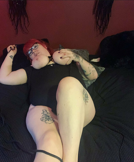 mandymayhemofficial ポルノモデル 写真