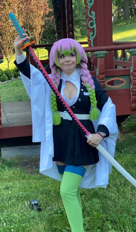 Fenix Fatalist 裸のスター 写真