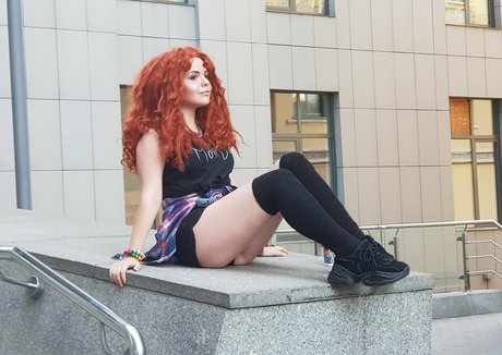 Fenix Fatalist セクシーなポルノスター ギャラリー