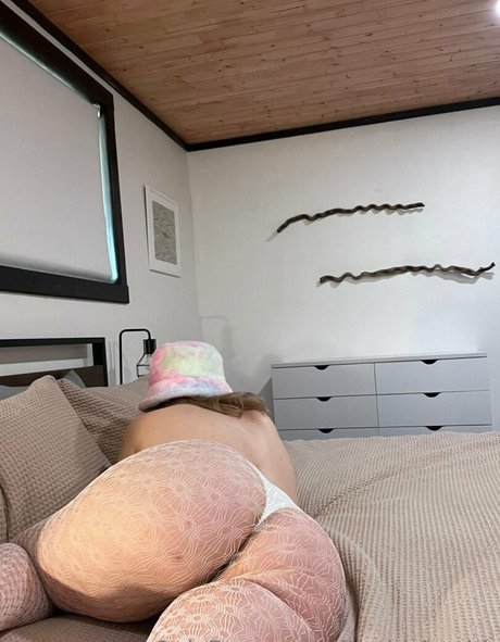 痩せたティーンのオンリーファンズ エロチック 写真