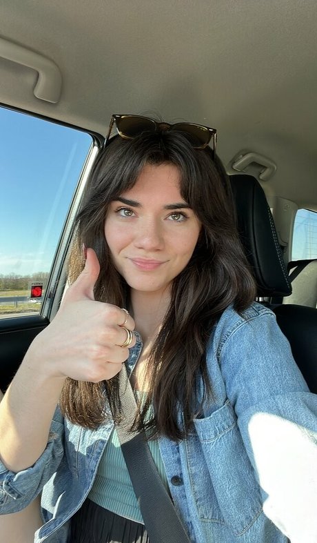 若い黒人女性オンリーファンズ エロ 画像