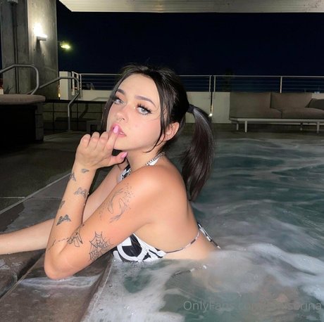 ブルネットのPOV OnlyFans 無料xxx 画像