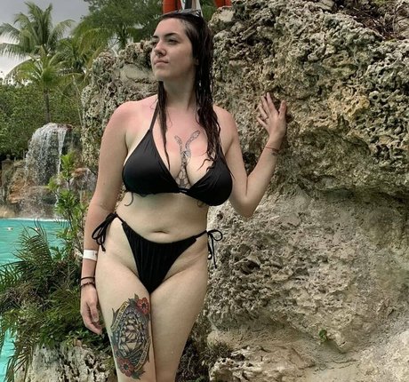 ravenlylith ポルノスター 写真