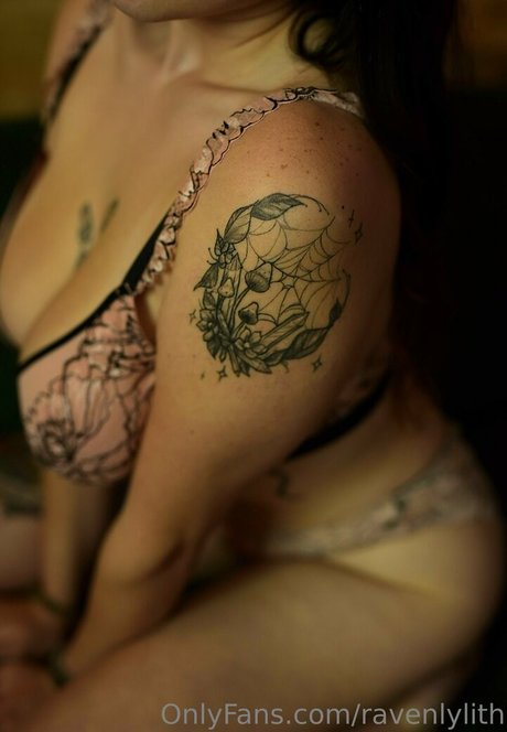 足ヌードオンリーファンズ ポルノ 写真