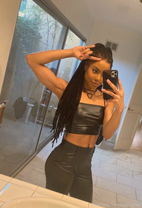 巨乳アナルOnlyFans エロチック ギャラリー