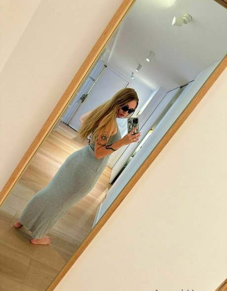 熟女の足オンリーファンズ ヌード 写真