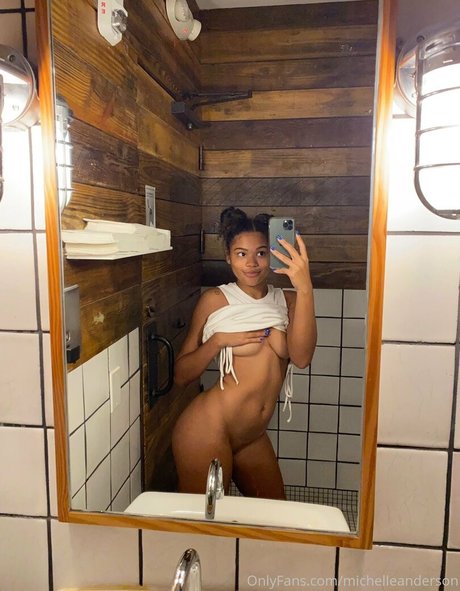 太った足のOnlyFans 無料ヌード ギャラリー