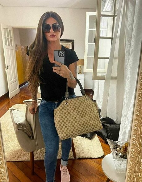 アンバー・オンリーファンズ 無料 写真