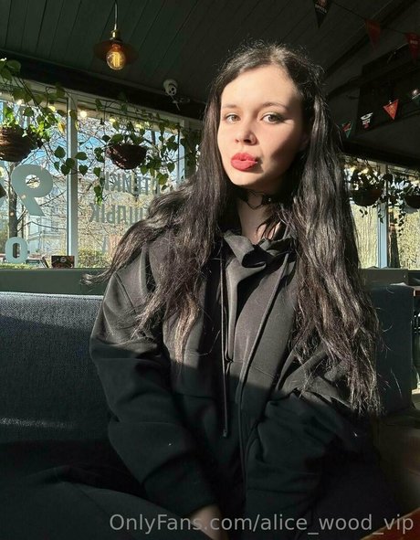 ヴィゴ・オンリーファンズ 可愛い 写真