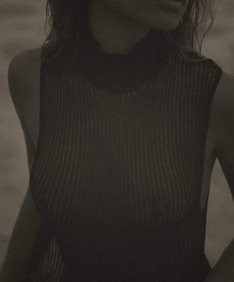 UN YA ポルノスター セクシー 画像