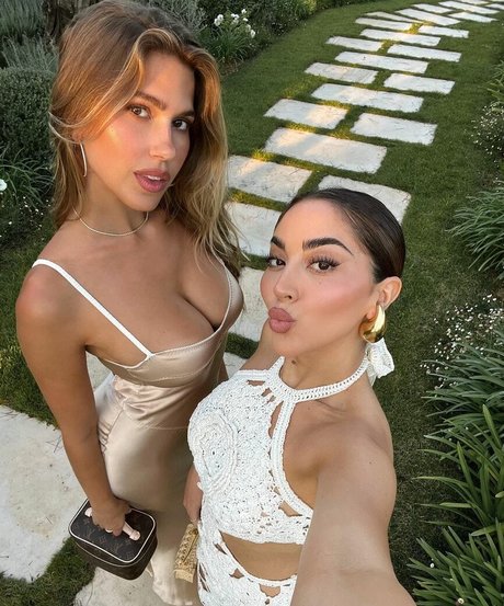 アジアンゴス オンリーファンズ ホットセクシー 写真