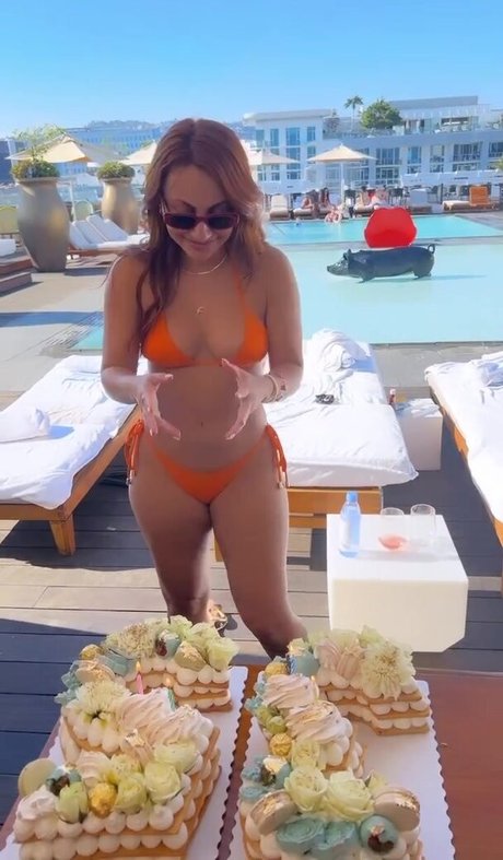 Francia Raisa 裸のモデル 画像