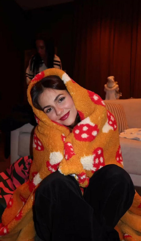 赤毛ティーンオンリーファンズ ヌード 画像