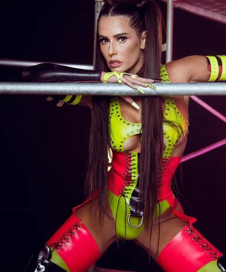 巨大なペニスオンリーファンズ ポルノ 写真