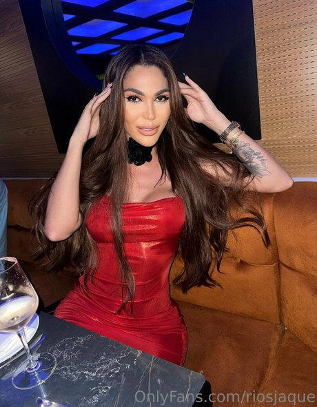 自然な赤毛のオンリーファンズ セクシーヌード 写真