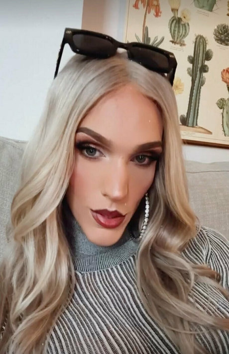 巨乳の熟女オンリーファンズ ポルノグラフィック 写真