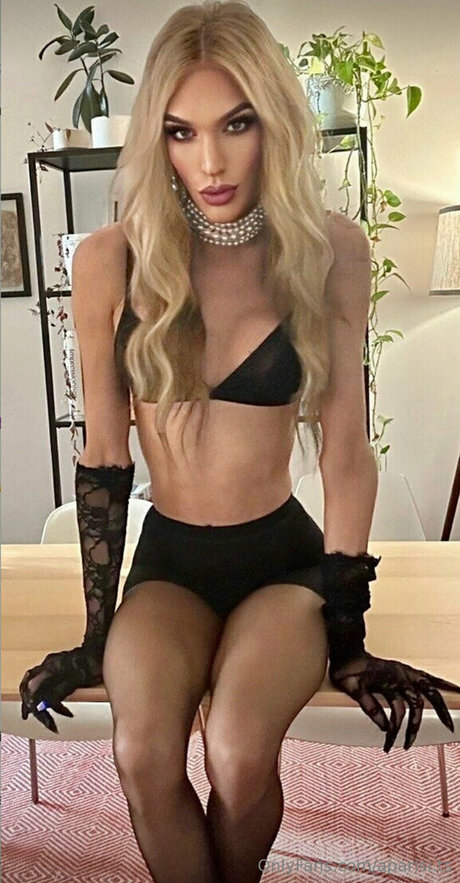 熟女クーガーオンリーファンズ セックス 写真