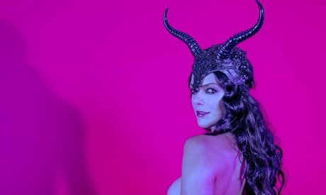 Adrianne Marie Curry Bilder