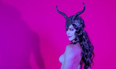 Adrianne Marie Curry アダルト女優 画像