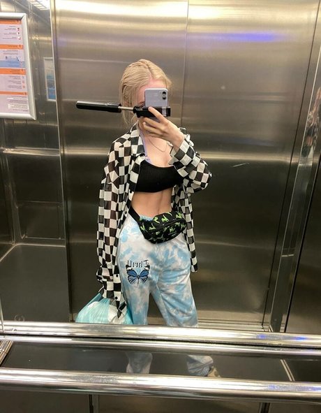 Fasoollka ポルノモデル 写真