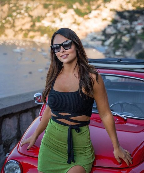 Tenille Dashwood 無料モデル 写真