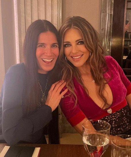 Elizabeth Hurley アダルトモデル 画像