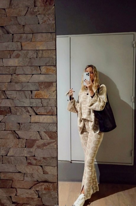 tina ts ポルノスター 写真