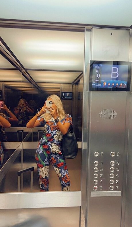 tina ts ポルノモデル 画像