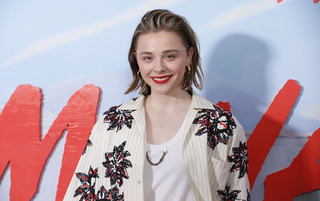 ヨガ 熟女 OnlyFans アートヌード 写真