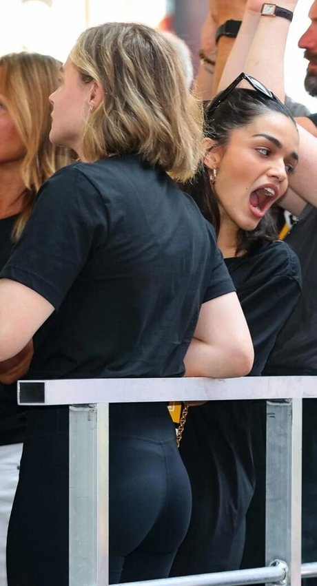 ゴス3P OnlyFans セックス 画像