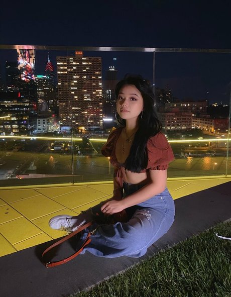 赤毛の熟女オンリーファンズ エロ 画像