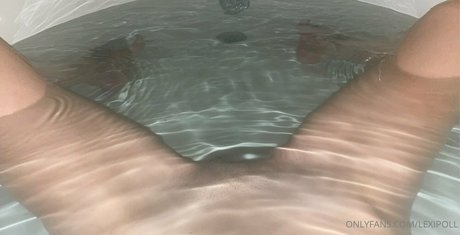 Lexi Poll ASMR モデル 写真